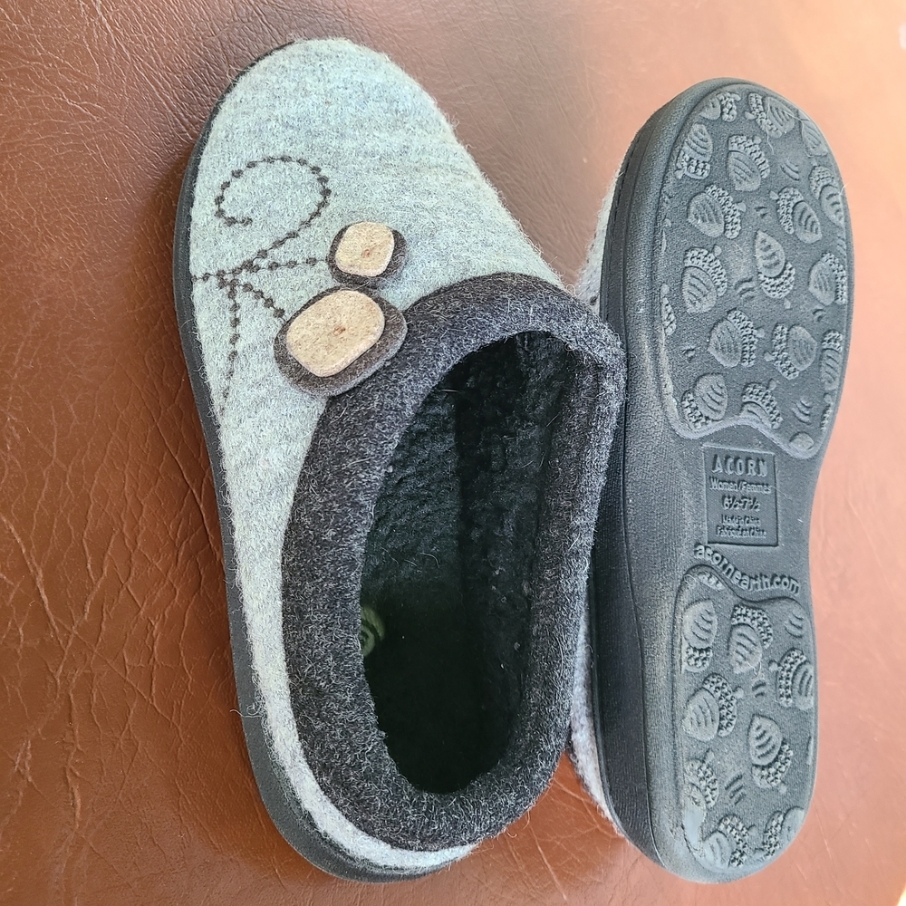 Acorn Gray and Black Slippers with Floral Accent - Picture 8 of 9